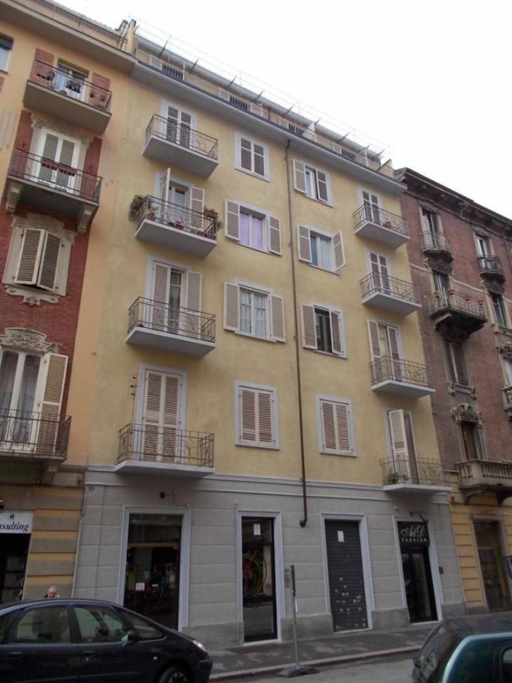 appartamento in vendita a Torino in zona Cenisia