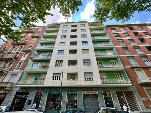 appartamento in vendita a Torino in zona Cenisia