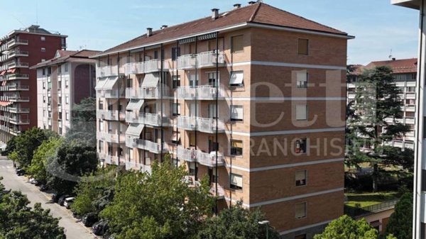 appartamento in vendita a Torino in zona Mirafiori Nord