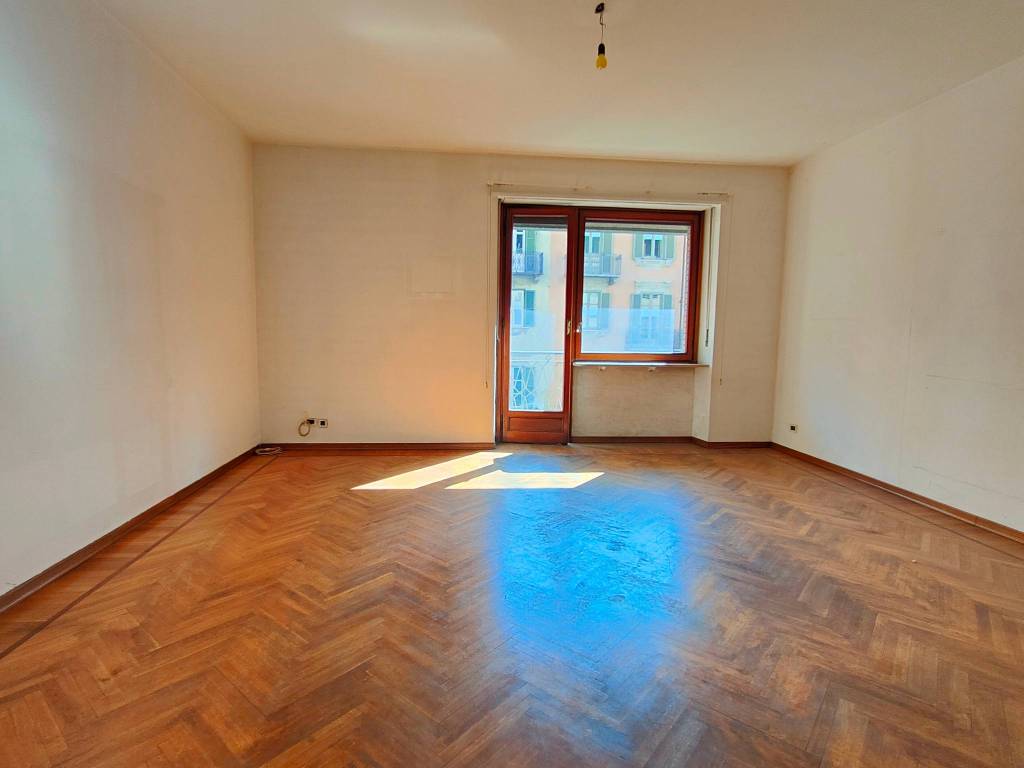 appartamento in vendita a Torino in zona Cit Turin