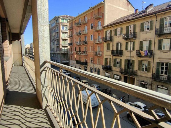 appartamento in vendita a Torino in zona Cit Turin