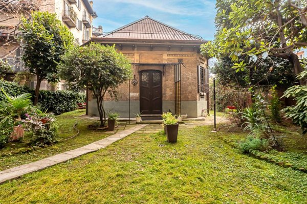 casa indipendente in vendita a Torino in zona Cit Turin
