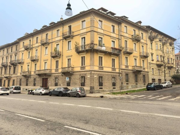 appartamento in vendita a Torino in zona Barca