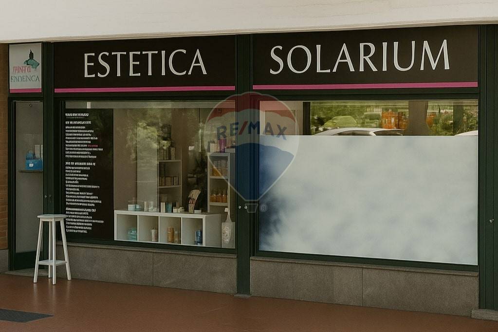 negozio in vendita a Torino in zona Mirafiori Sud