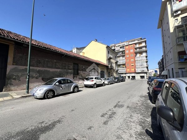 locale di sgombero in vendita a Torino in zona Bertolla