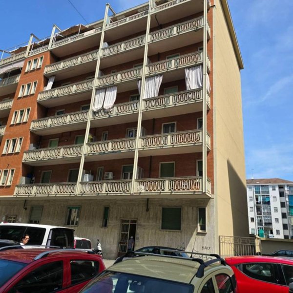 appartamento in vendita a Torino in zona Borgata Vittoria
