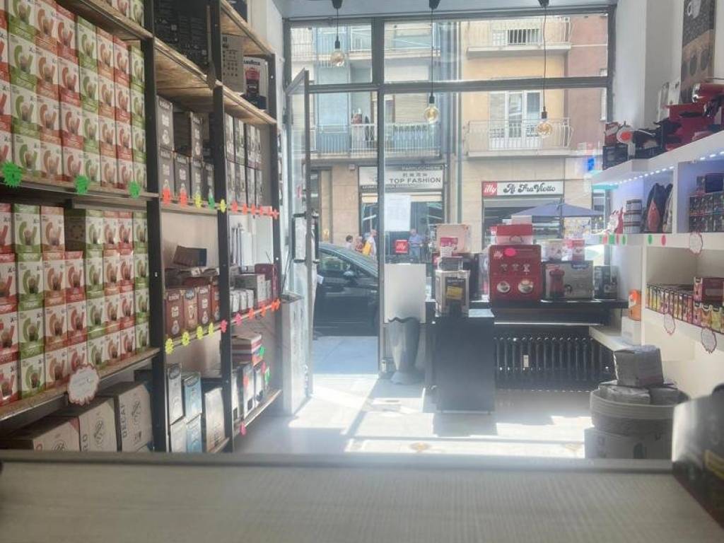 negozio in vendita a Torino in zona Santa Rita