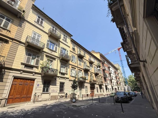 appartamento in vendita a Torino in zona San Salvario