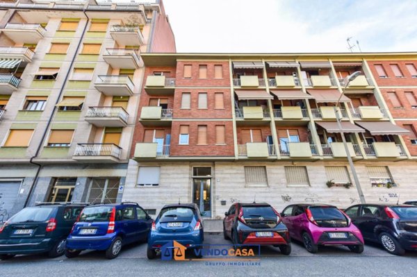 locale commerciale in vendita a Torino in zona Lingotto