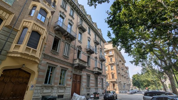 appartamento in vendita a Torino in zona Crocetta