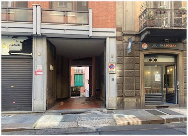 negozio in vendita a Torino in zona Vanchiglia
