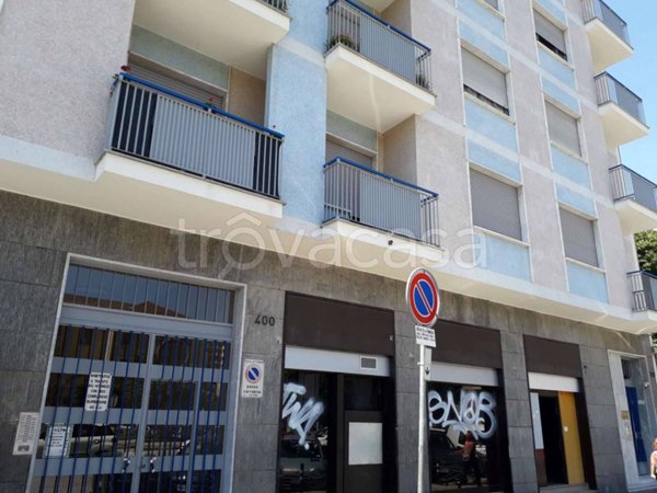 negozio in vendita a Torino in zona Mirafiori Sud