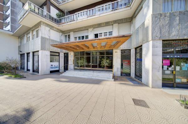 negozio in vendita a Torino in zona Mirafiori Sud