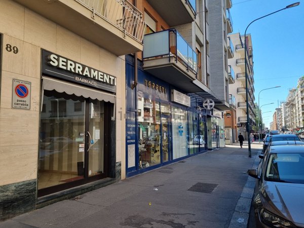 negozio in vendita a Torino in zona Santa Rita