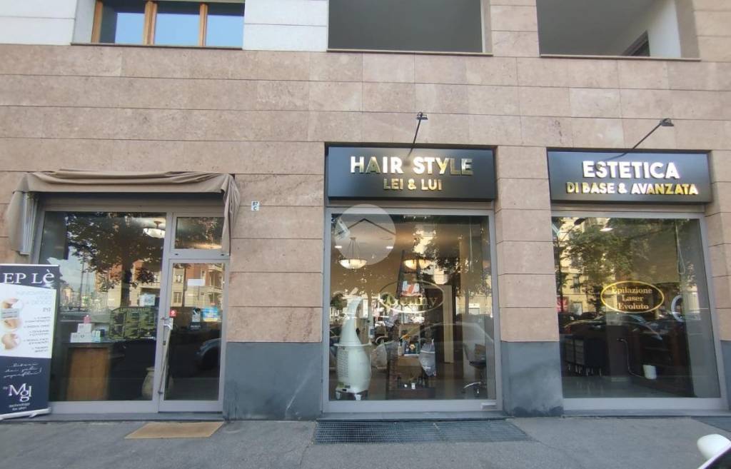 negozio in vendita a Torino in zona Cenisia