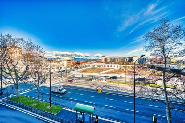 appartamento in vendita a Torino in zona Borgata Vittoria