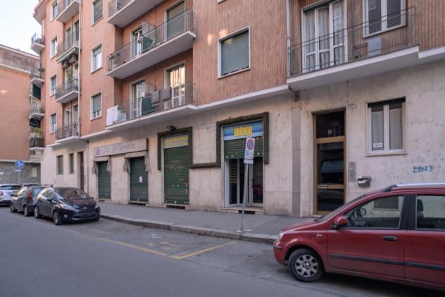 locale commerciale in vendita a Torino in zona Santa Rita