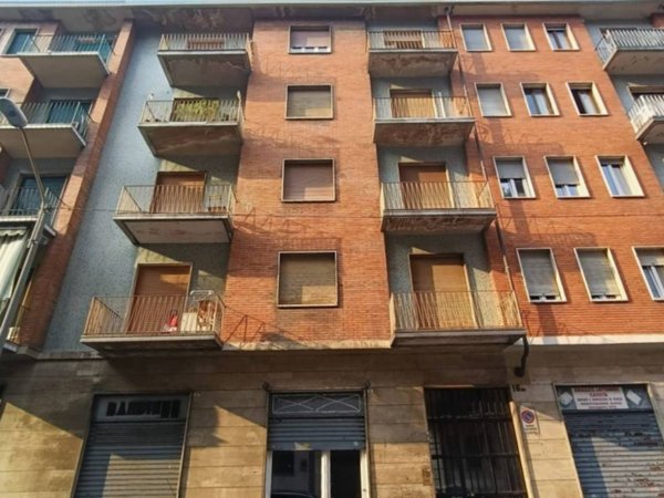 negozio in vendita a Torino in zona Santa Rita