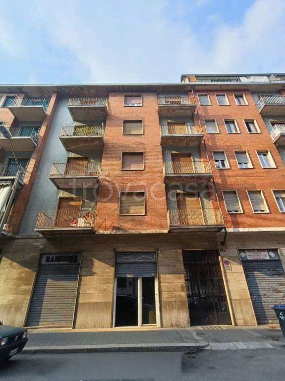 negozio in vendita a Torino in zona Santa Rita
