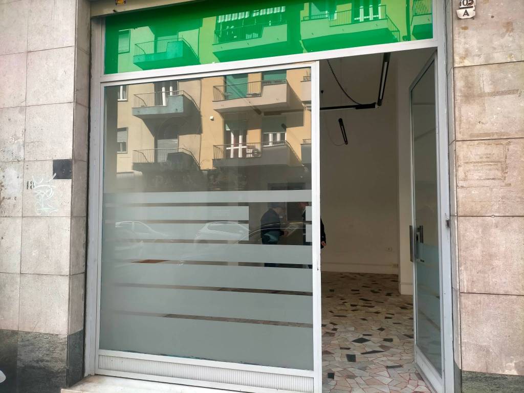 negozio in vendita a Torino in zona Lucento