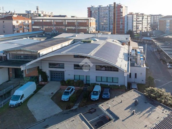 locale commerciale in vendita a Torino in zona Pozzo Strada