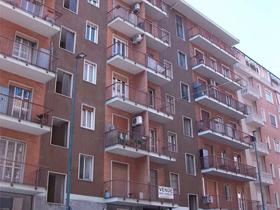negozio in vendita a Torino in zona Borgata Vittoria