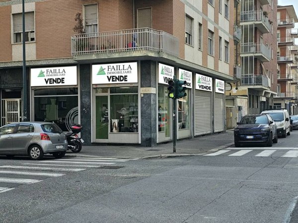 negozio in vendita a Torino in zona Borgo San Paolo