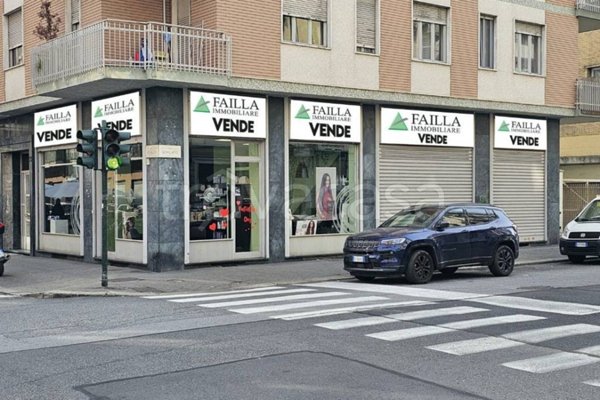 negozio in vendita a Torino in zona Borgo San Paolo