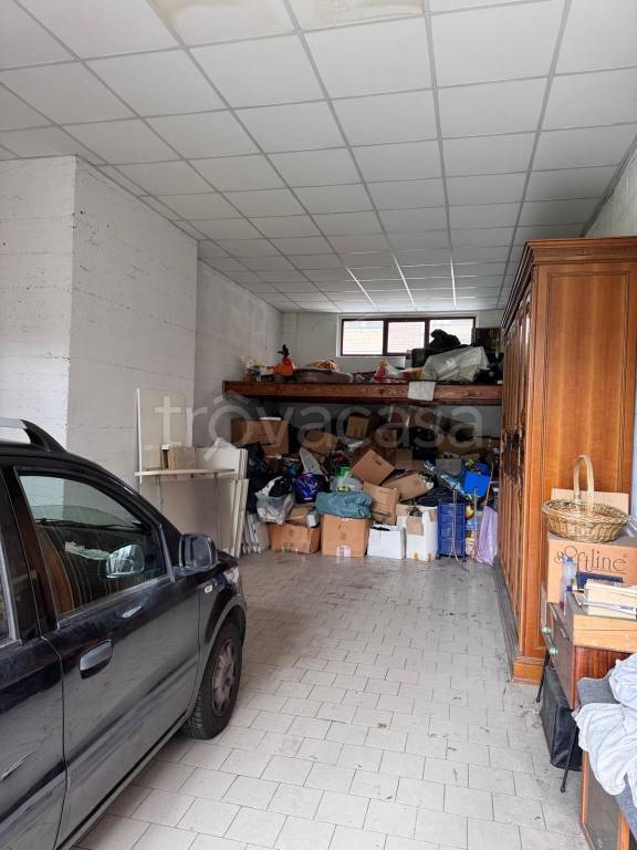 locale di sgombero in vendita a Torino in zona San Donato
