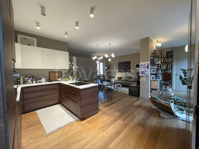 appartamento in vendita a Torino in zona Cit Turin