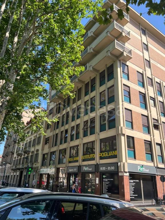 appartamento in vendita a Torino in zona Cit Turin