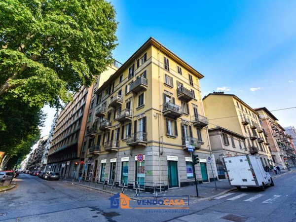 appartamento in vendita a Torino in zona Cit Turin