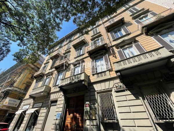 appartamento in vendita a Torino in zona San Salvario