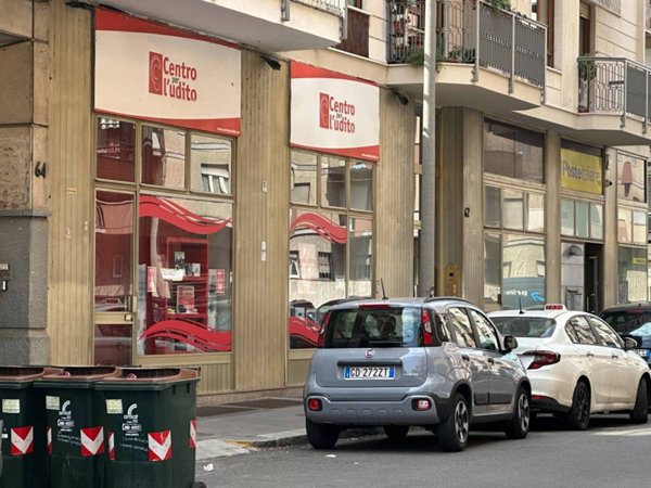 negozio in vendita a Torino in zona Santa Rita
