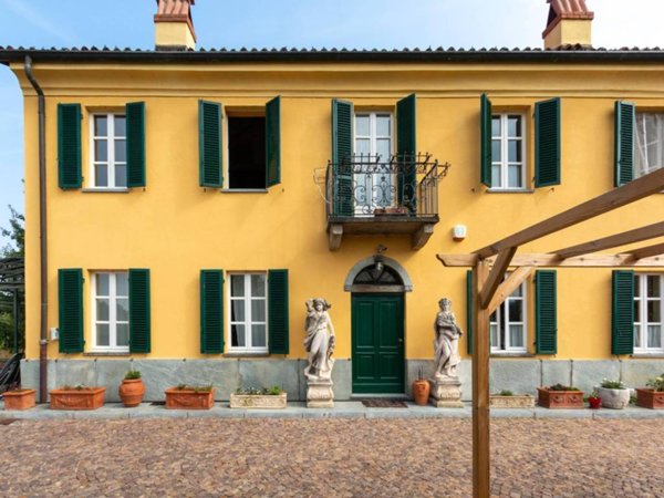 casa indipendente in vendita a Torino in zona Rosa