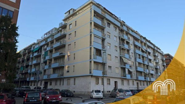 locale commerciale in vendita a Torino in zona Santa Rita