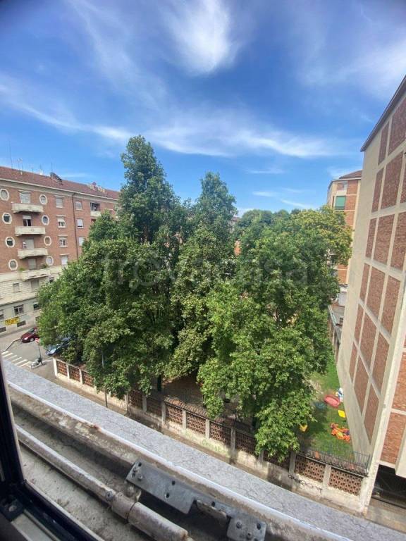 appartamento in vendita a Torino in zona Aurora