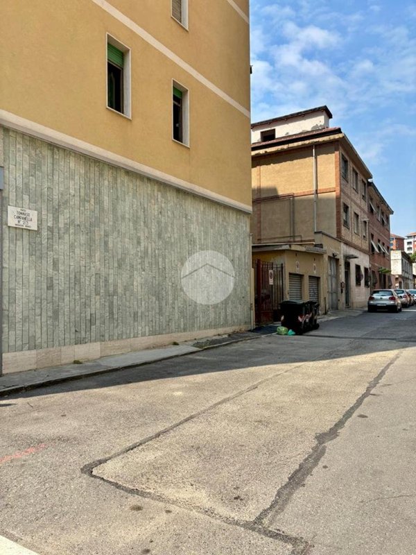locale di sgombero in vendita a Torino