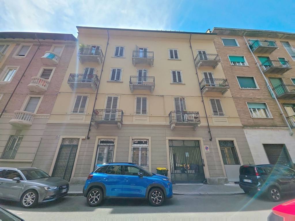 appartamento in vendita a Torino in zona Aurora