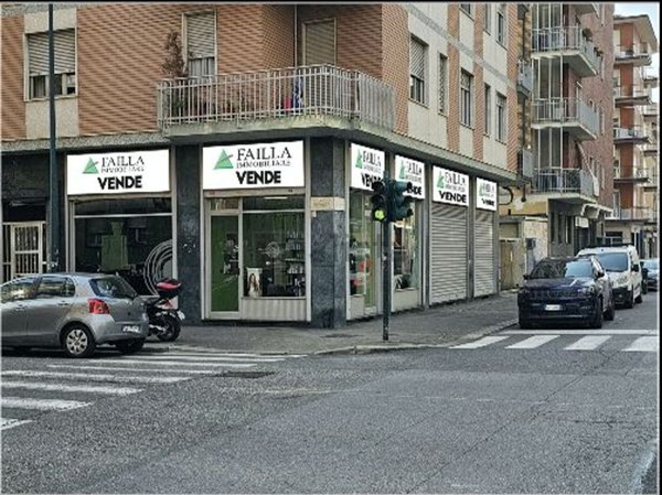 negozio in vendita a Torino in zona Borgo San Paolo