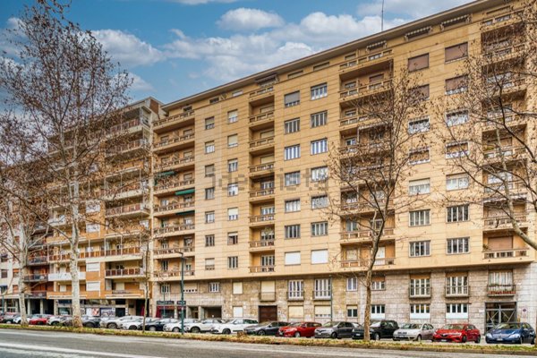 appartamento in vendita a Torino in zona Cit Turin