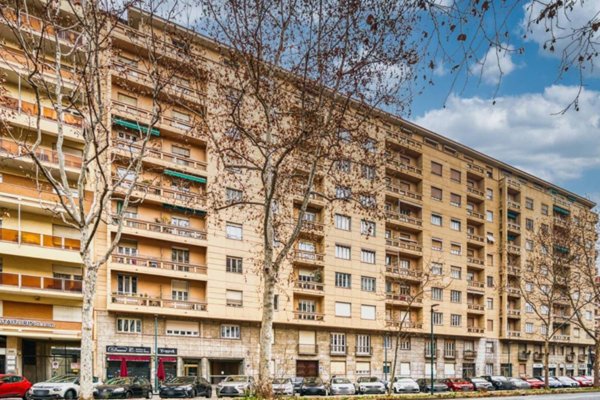 appartamento in vendita a Torino in zona Cit Turin