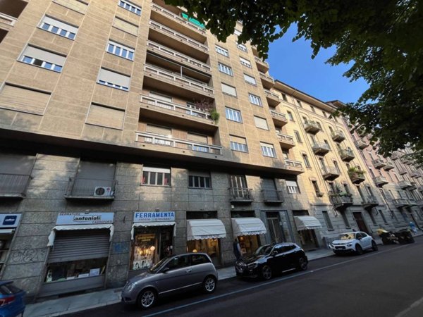 appartamento in vendita a Torino in zona Cit Turin