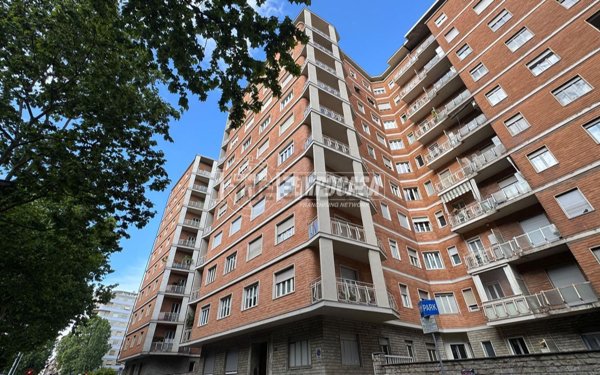 appartamento in vendita a Torino in zona Crocetta