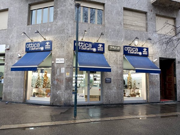 locale commerciale in vendita a Torino in zona Filadelfia