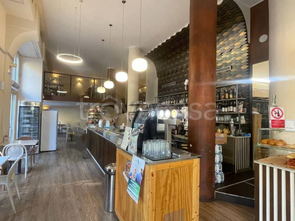 negozio in vendita a Torino in zona Cenisia