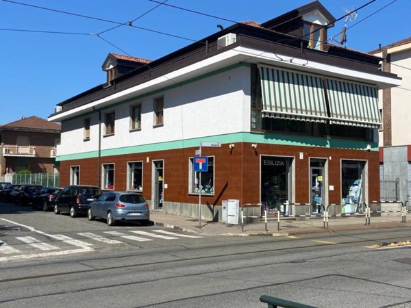negozio in vendita a Torino in zona Vallette