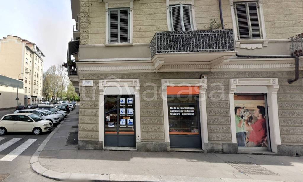 negozio in vendita a Torino in zona Aurora