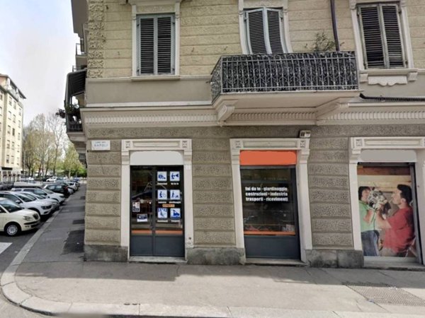 negozio in vendita a Torino in zona Aurora