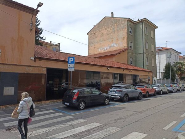 negozio in vendita a Torino in zona Parella